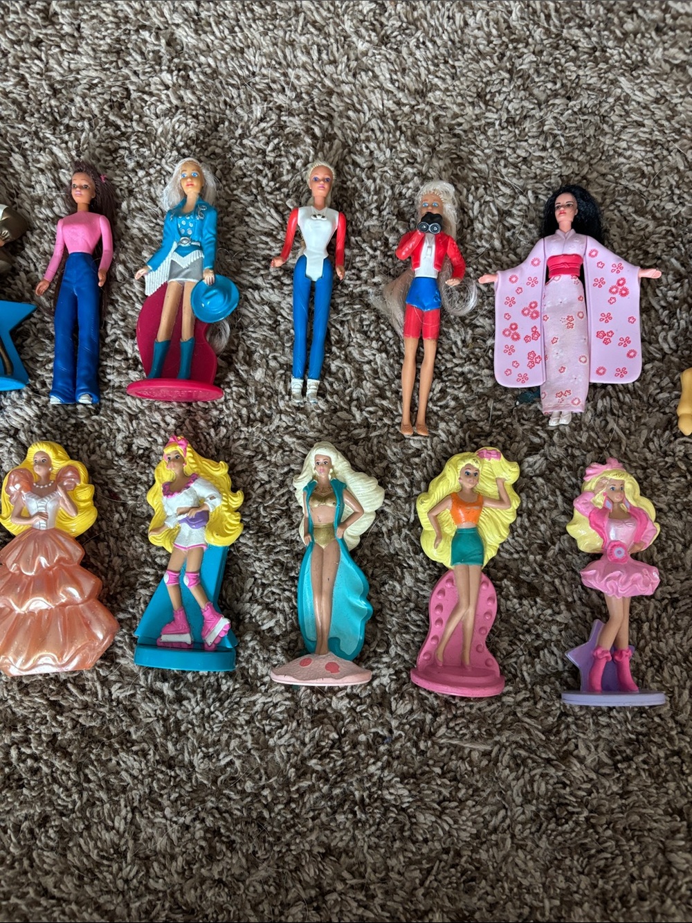Vintage Barbie figurine Lot -24 - Picture 4 of 4